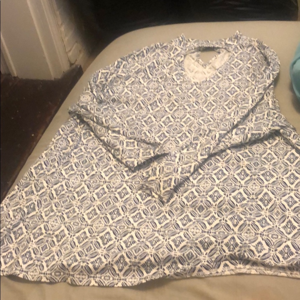 Keyhole Tunic - Picture 2 of 3